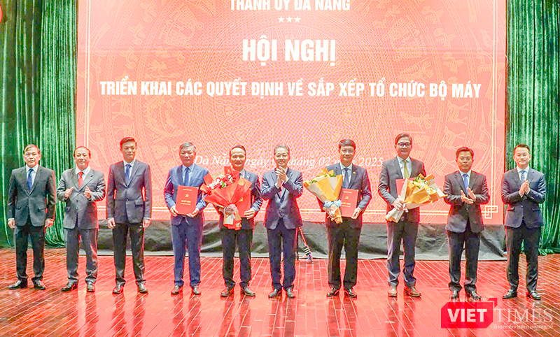 vt_hoi nghi thanh uy 2.png