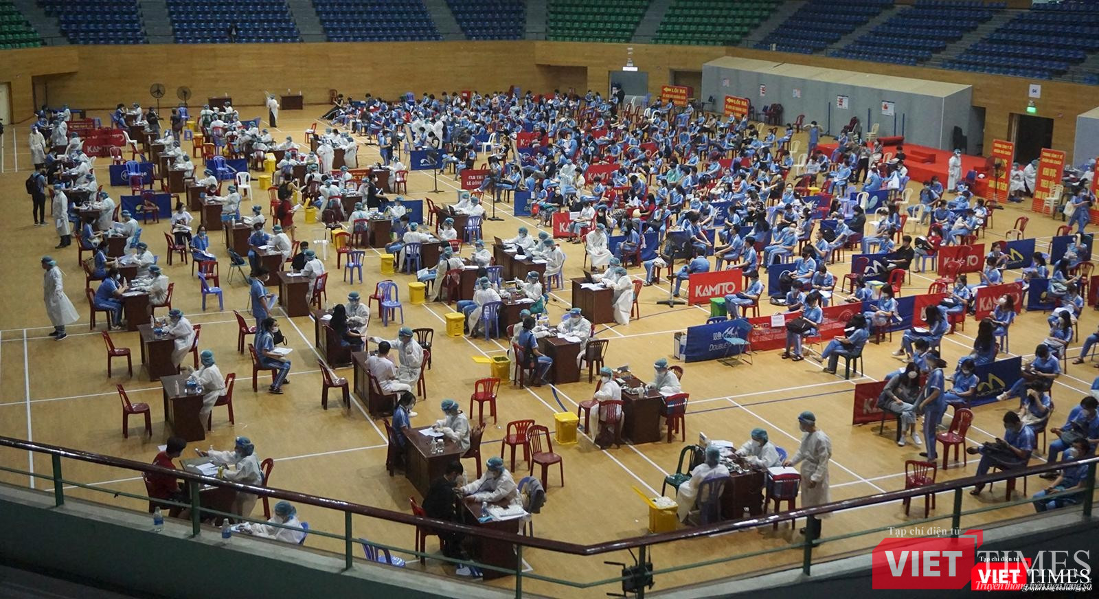 Một góc Cung thể thao Tiên Sơn (Đà Nẵng) ngày đầu tiên triển khai tiêm vaccine phòng COVID-19 cho trẻ dưới 18 tuổi