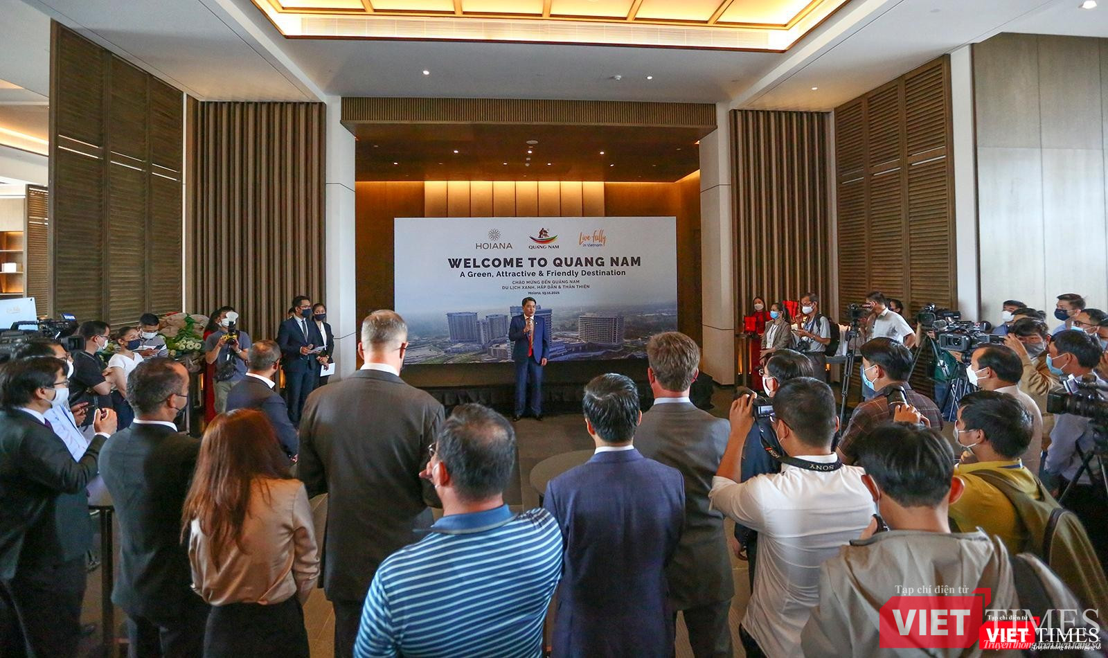 Quang cảnh lễ đón đoàn du khách quốc tế đầu tiên đến Quảng Nam