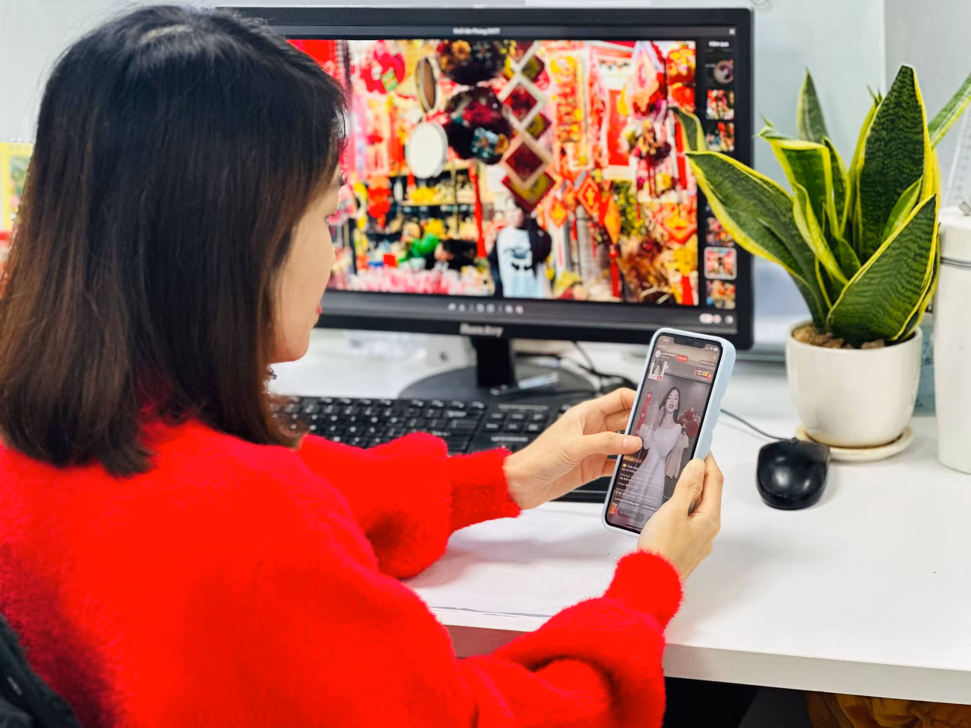 mua hang thuong mai den tu.jpg