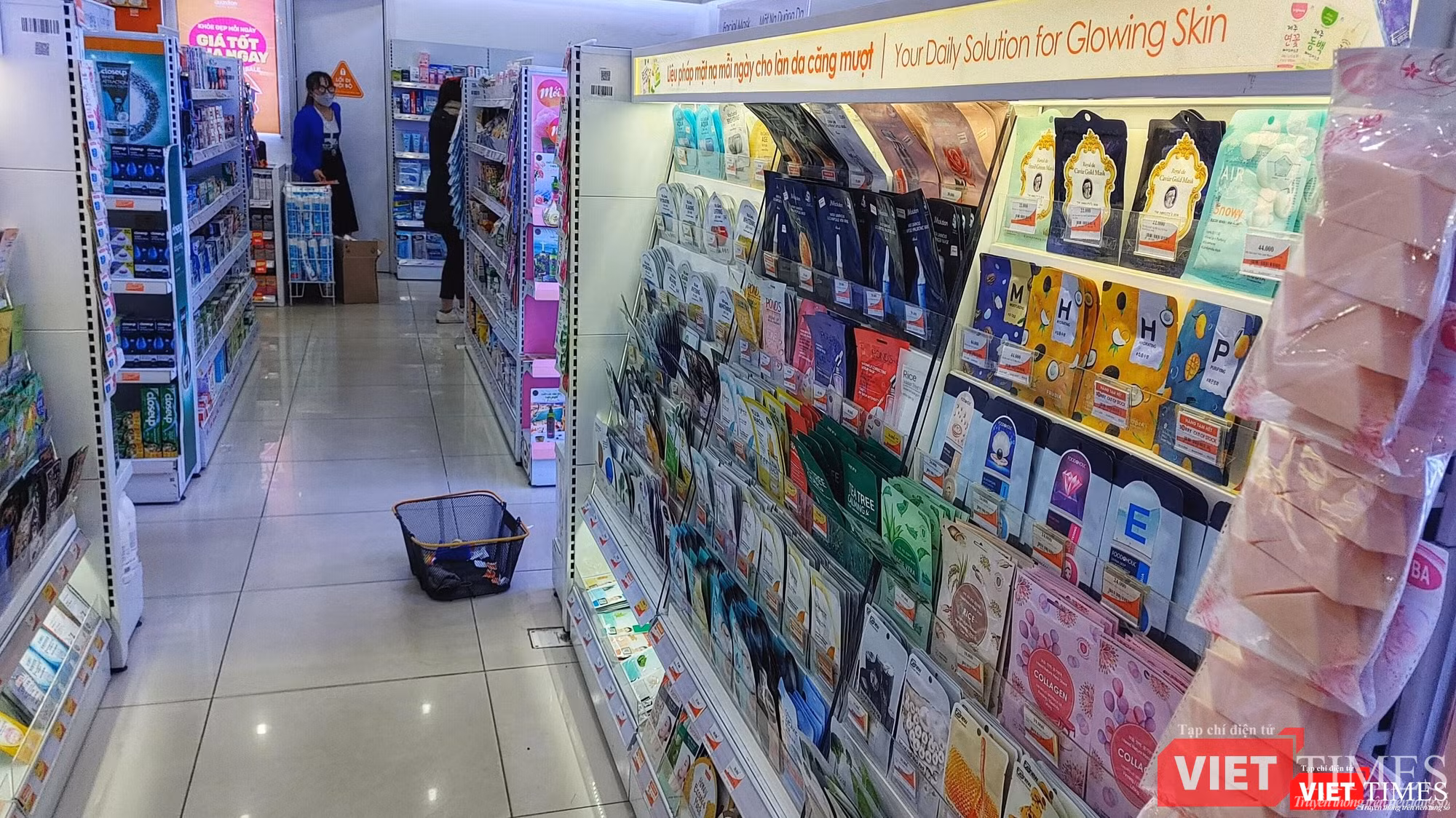 Các phân khúc mỹ phẩm đa dạng, nhiều mẫu mã.