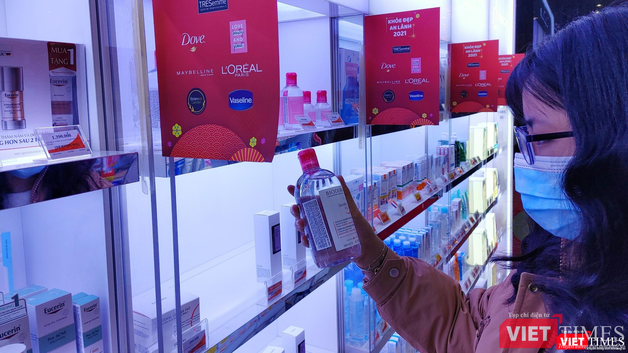 Các dòng sản phẩm chăm sóc da drugstore được nhiều người dùng ưa chuộng. Các dòng sản phẩm chăm sóc da drugstore được nhiều người dùng ưa chuộng.