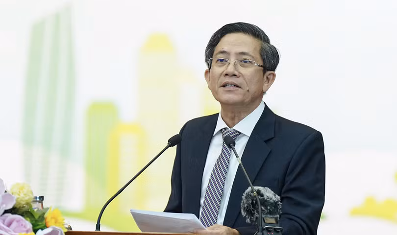 Ông Trần Nam Hưng, Phó Chủ tịch UBND TP Đà Nẵng phát biểu chào mừng Hội thảo Thúc đẩy chuyển đổi xanh hướng tới thành phố sinh thái và thông minh diễn ra sáng 21/4.