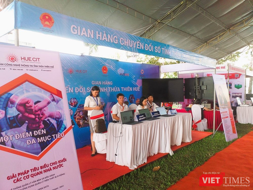 Các đơn vị, doanh nghiệp của Huế tham gia quảng bá, trưng bày thành tựu về chuyển đổi số tổ chức tại Huế.