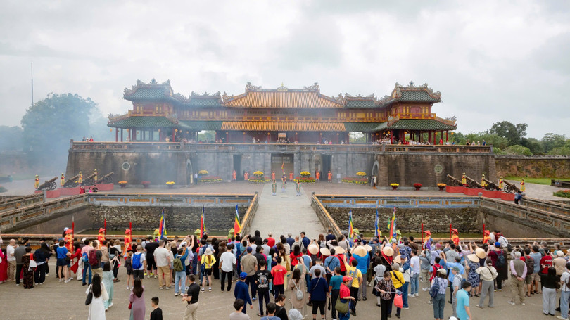 Du khách đến Huế tham quan trong dịp Tết Bính Ngọ 2026.