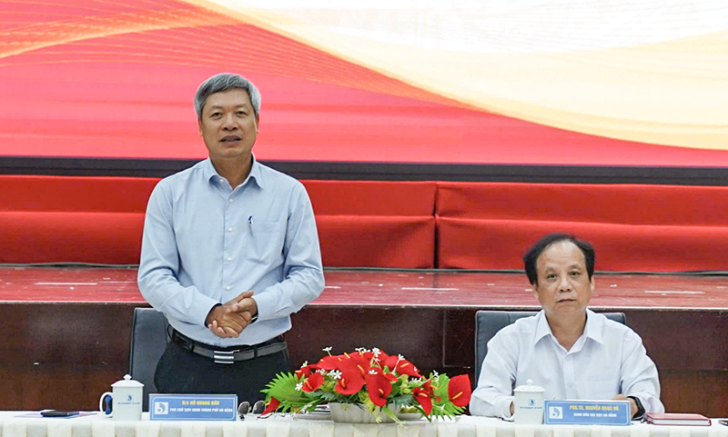 Phó Chủ tịch UBND TP Đà Nẵng Hồ Quang Bửu phát biểu tại buổi làm việc với Đại học Đà Nẵng diễn ra chiều 26/3. Ảnh StarupDanang