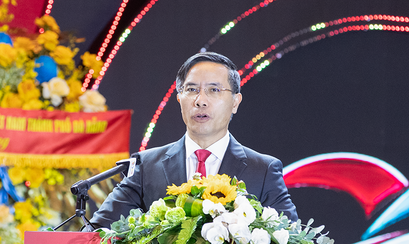 Ông Phạm Đức Ấn, Chủ tịch UBND TP Đà Nẵng phát biểu tại phiên khai mạc Đại hội lần thứ VIII của Hội Doanh nhân trẻ TP Đà Nẵng.