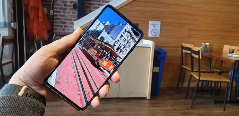 Galaxy S10 “có họ hàng” với Bphone 3? ảnh 4
