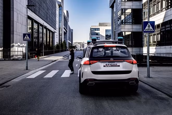 Xe hơi trong tương lai sẽ có… robot bảo vệ ảnh 6