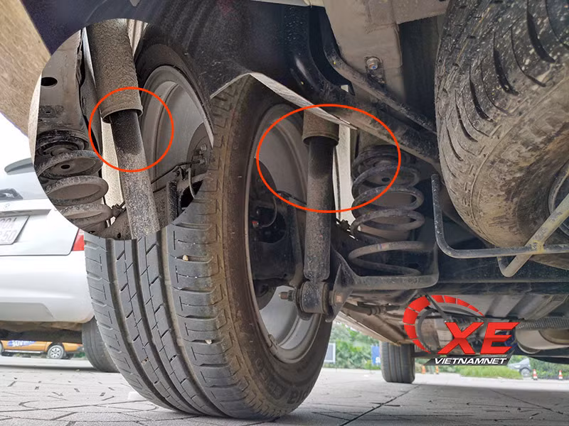 Không chỉ chết máy, Mitsubishi Xpander còn chảy dầu gây hoang mang