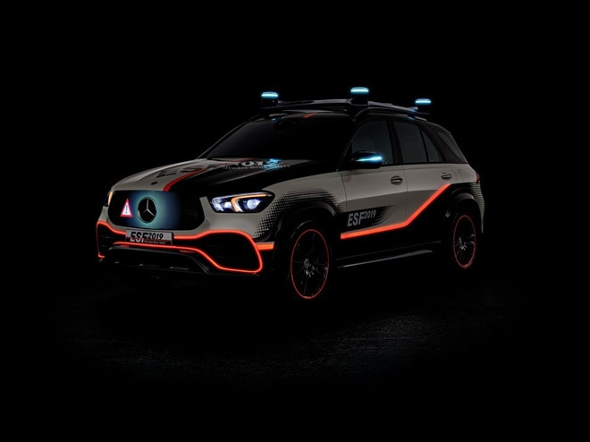 Xe hơi trong tương lai sẽ có… robot bảo vệ ảnh 2