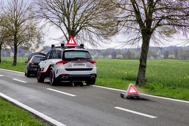 Xe hơi trong tương lai sẽ có… robot bảo vệ ảnh 7