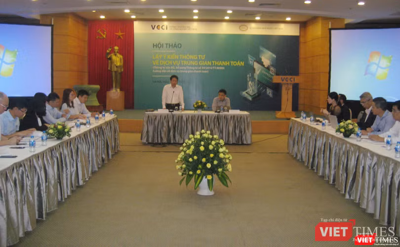 Ông Phạm Tiến Dũng - Vụ trưởng Vụ Thanh toán, Ngân hàng Nhà nước giới thiệu về dự thảo sửa đổi, bổ sung Thông tư hướng dẫn về trung gian thanh toán