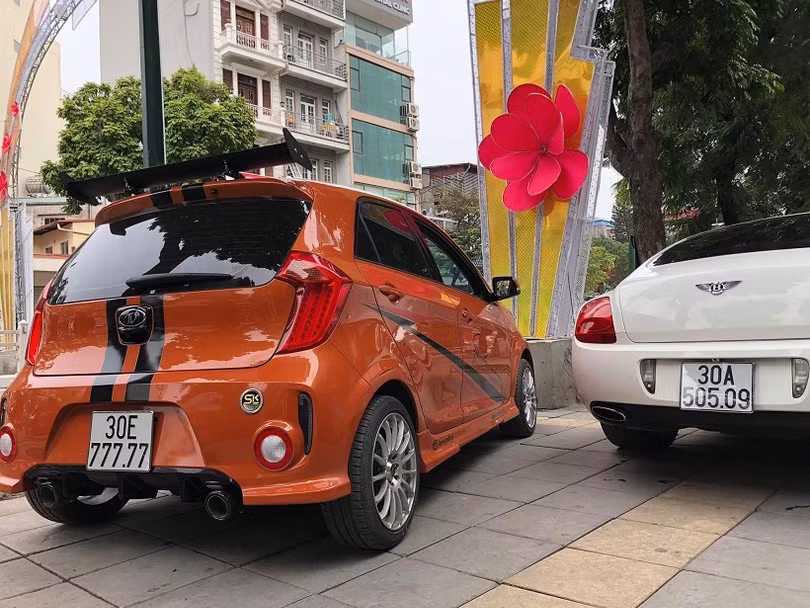 Đại gia Hà Nội chi hơn 2 tỷ mua Kia Morning biển ngũ quý 9 ảnh 2 Đại gia Hà Nội chi hơn 2 tỷ mua Kia Morning biển ngũ quý 9