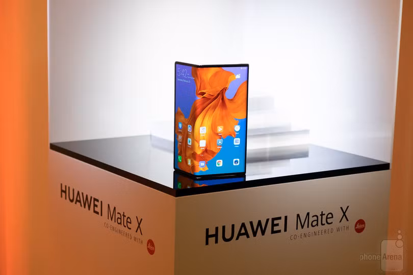 ảnh: Phone Arena ảnh: Phone Arena