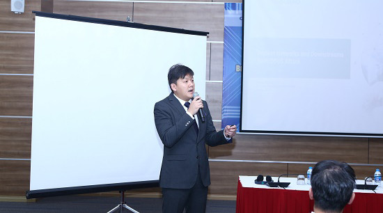 ông Donny Chong, Giám đốc sản phẩm Nexusguard giới thiệu các giải pháp chống tin tặc tấn công ông Donny Chong, Giám đốc sản phẩm Nexusguard giới thiệu các giải pháp chống tin tặc tấn công