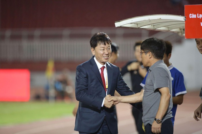 HLV Chung Hae-seong là cái tên sáng giá nhất tới thời điểm này (ảnh: CLB TPHCM)