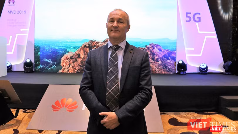 Giám đốc Marketing sản phẩm Viễn thông của Huawei tại Châu Âu, Ông Ray Williamson
