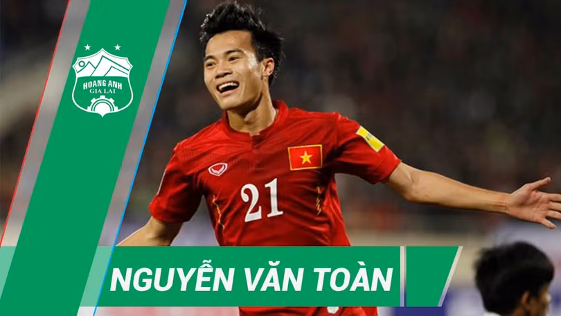 Tiền vệ Văn Toàn đang thi đấu chói sáng (ảnh CLB HAGL)