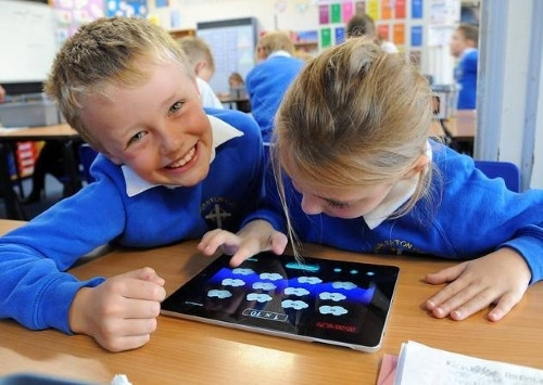 Những trường mầm non Nhật Bản cho trẻ hạ bút màu, cầm iPad - 2