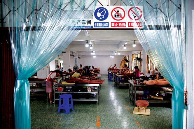 Bên trong một nhà máy sản xuất robot tình dục ở Trung Quốc. Ảnh: Reuters Bên trong một nhà máy sản xuất robot tình dục ở Trung Quốc. Ảnh: Reuters