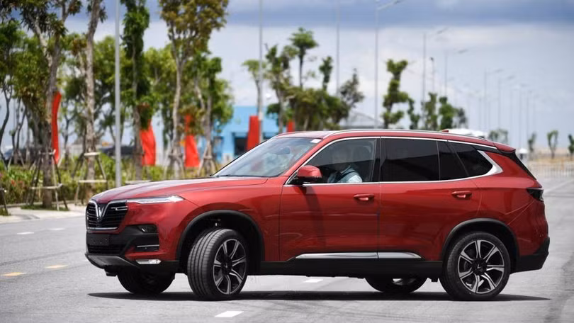 Các bài thử độc đáo do PitCrew thiết kế sẽ giúp khách hàng cảm nhận một cách rõ nét các ưu điểm nổi trội của VinFast Lux SA2.0 và Lux A2.0