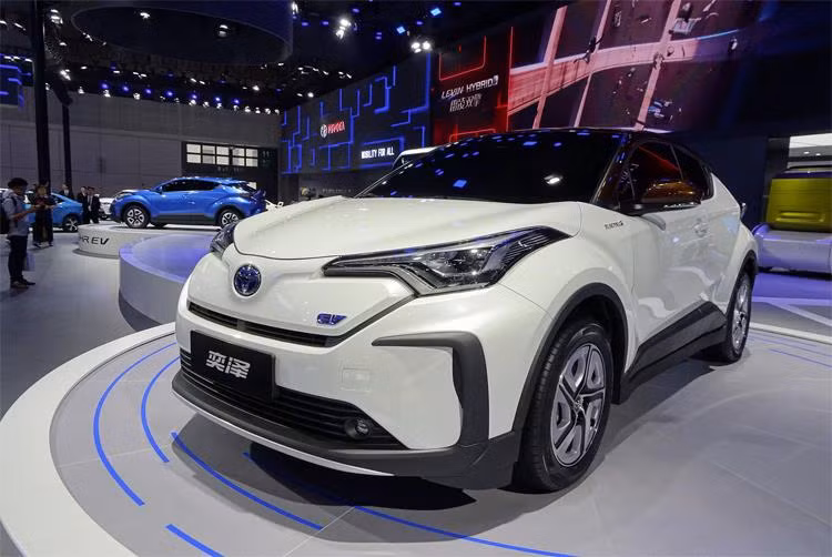 Toyota trưng bày mẫu xe điện Izoa tại triển lãm ôtô Thượng Hải hồi tháng 4. Ảnh:Le Blog Auto