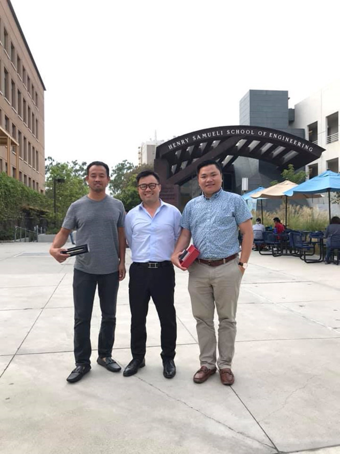 Tiến sĩ Nguyễn Đình Phú (phải) tại University of California, Irvine (Mỹ). Ảnh: NVCC Tiến sĩ Nguyễn Đình Phú (phải) tại University of California, Irvine (Mỹ). Ảnh: NVCC