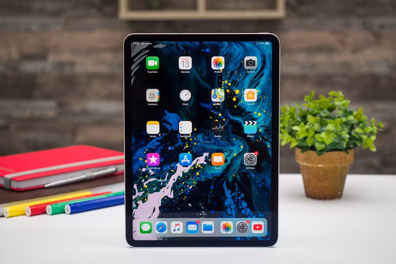 iPad tốt hơn là một chiếc điện thoại gập đôi được mở ra (ảnh: Phone Arena)