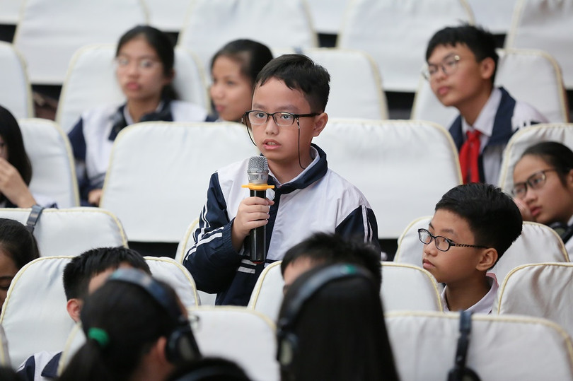 Một học sinh chia sẻ về những lần sử dụng Internet (ảnh: MSD)