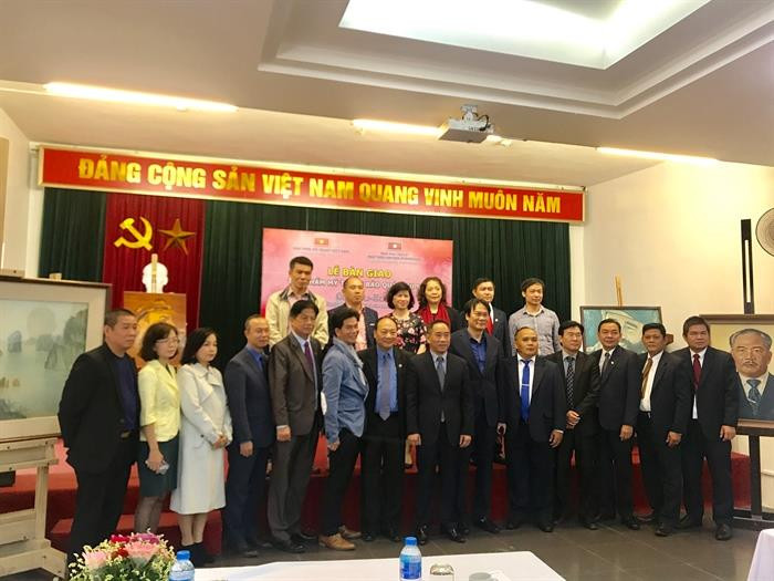 Các đại biểu tại lễ bàn giao