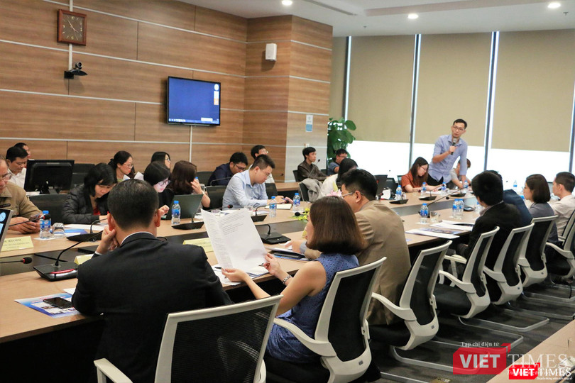 Các nhà báo nêu ý kiến về quá trình bình chọn, xét thưởng