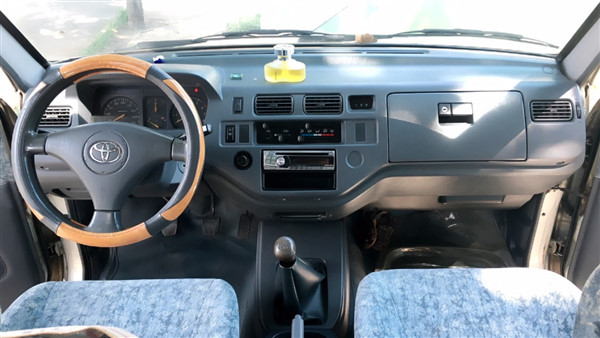 Nội thất Toyota Zace không có nét hiện đại nào, từ dàn nhựa cho đến các nút bấm Nội thất Toyota Zace không có nét hiện đại nào, từ dàn nhựa cho đến các nút bấm