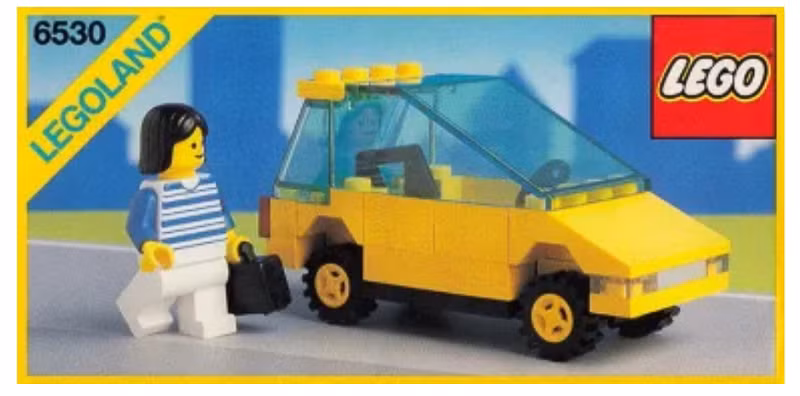 Có ý kiến cho rằng Elon Musk lấy lại ý tưởng xe của hãng đồ chơi Lego