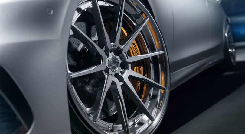 Lốp xe bị thiếu áp suất sẽ làm tăng lực ma sát với mặt đường. Ảnh ST