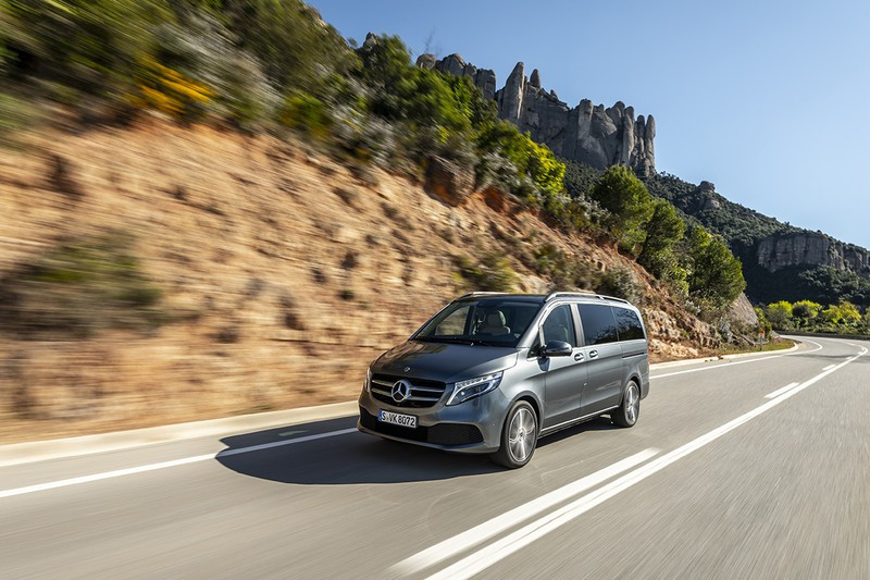 V 250 Luxury có thiết kế khỏe khoắn, năng động