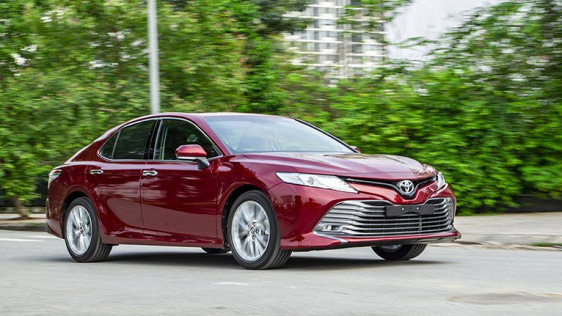 Toyota Camry 2019 bán chạy không ngờ có thể ảnh hưởng tới doanh số Corolla Altis
