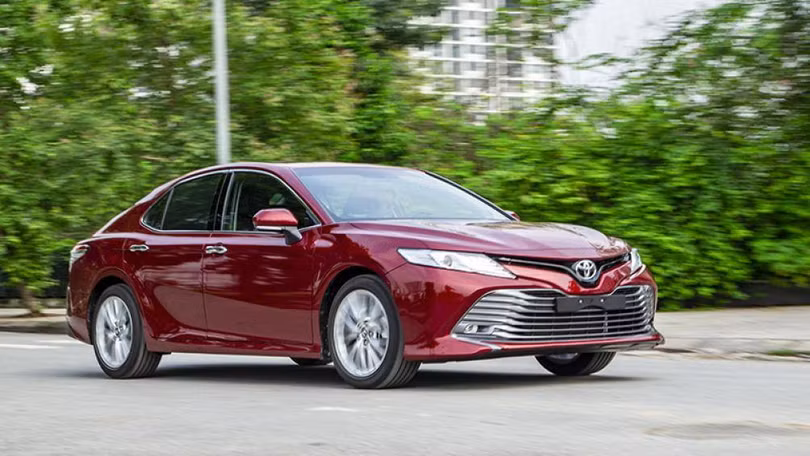 Toyota Camry 2019 bán chạy không ngờ có thể ảnh hưởng tới doanh số Corolla Altis