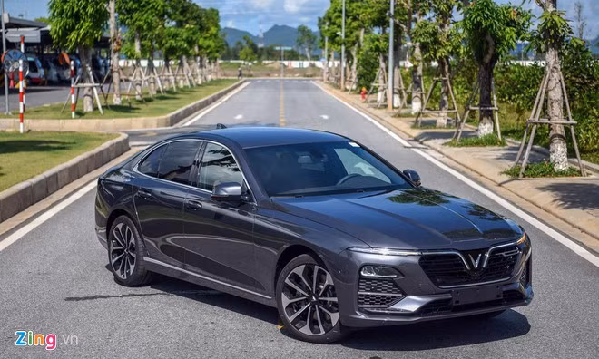 VinFast Lux A2.0 có giá bán tương đương xe hạng D nhập Thái như Camry và Accord