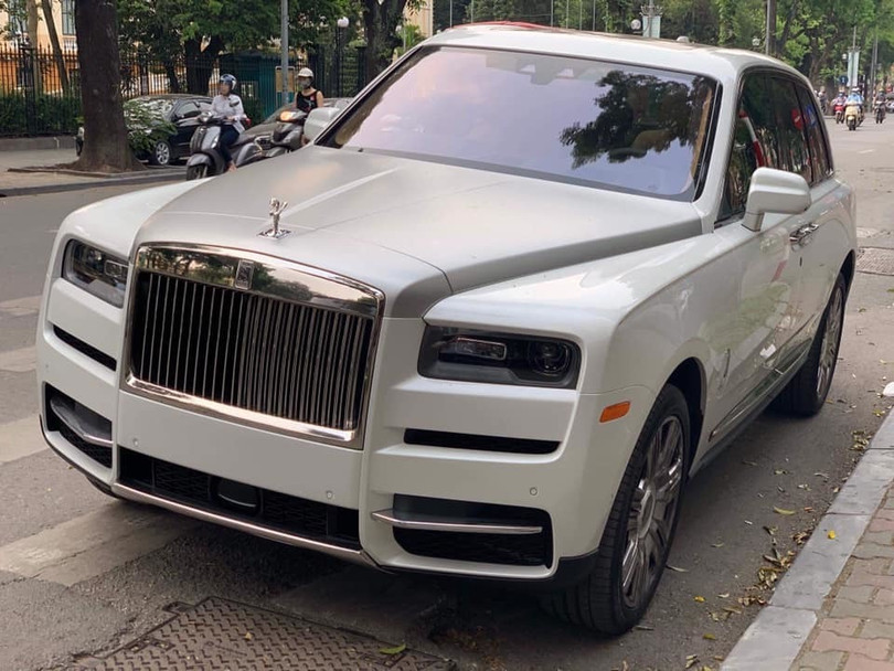 SUV siêu sang Rolls-Royce Cullinan đầu tiên về Việt Nam
