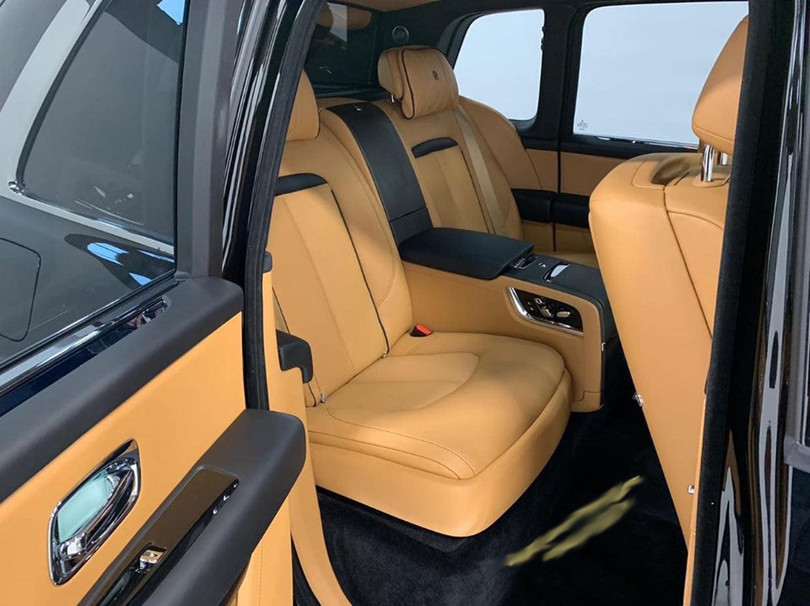 Nội thất bên trong Rolls-Royce Cullinan thứ 2 cũng được tiết lộ