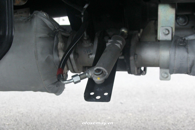 Lái xe an toàn hơn nhờ hệ thống phanh khí xả kết hợp phanh ABS duy trì thân xe tải dài giảm hiện tượng “vẩy đuôi cá” khi phanh gấp trên đường trơn