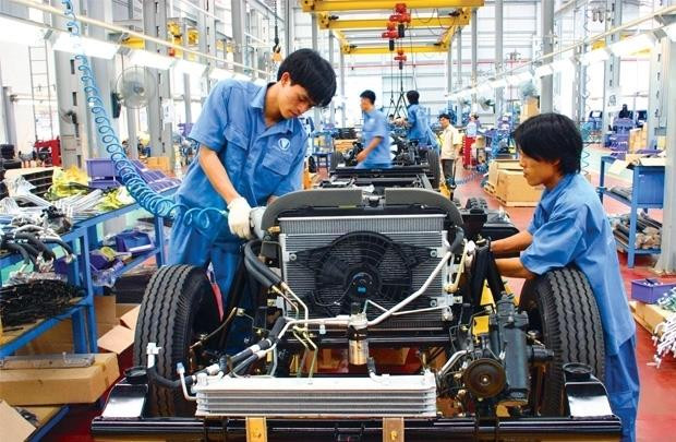 Nước ta số lượng doanh nghiệp sản xuất linh kiện ô tô ít , sản lượng lại thấp