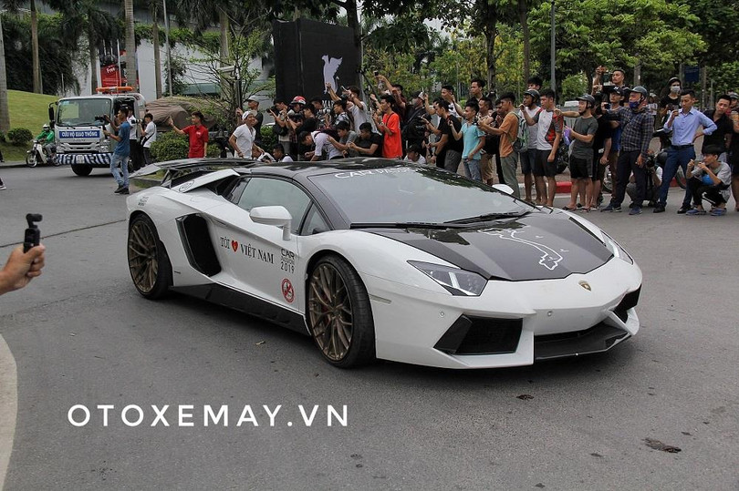 Lamborghini Aventador LP 700-4 Roadster độ bodykit gần nửa tỷ của một đại gia Hà Nội