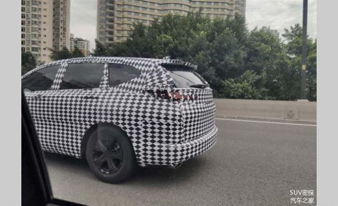 Đuôi xe mới có thể được chỉnh sửa với phần dưới nhô ra nhiều hơn. Ảnh: Headlightmag