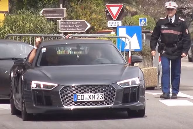 Không thiếu những "tên tuổi" trong làng siêu xe góp mặt tại bãi tập kết này.