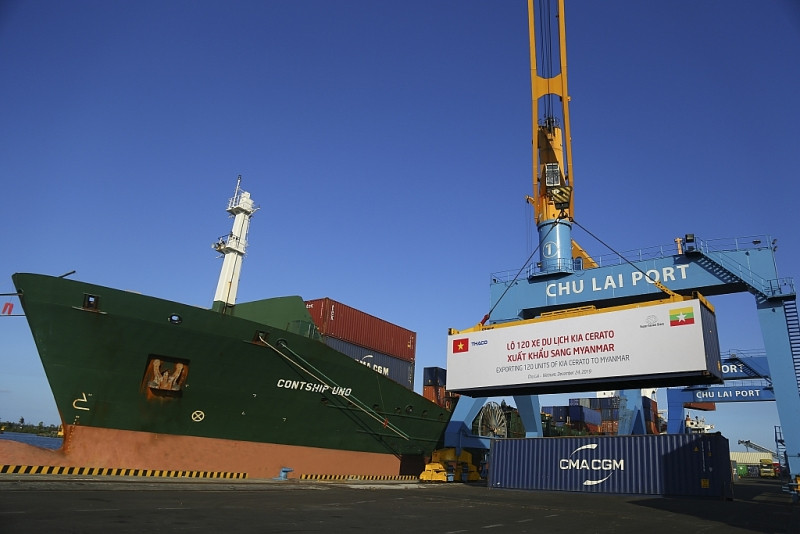 Lô xe được xuất khẩu tại cảng Chu Lai- Trường Hải