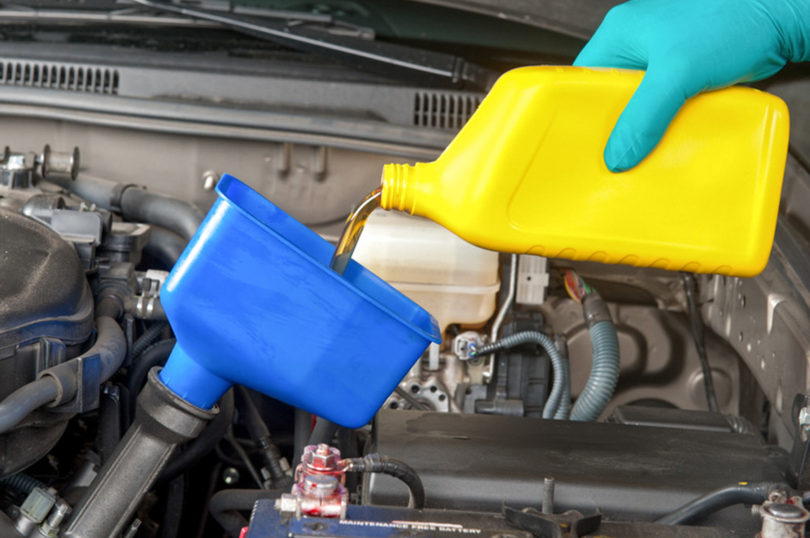 Việc bảo dưỡng xe thường xuyên có thể giúp tài xế tránh gặp sự cố giữa đường. Ảnh ST