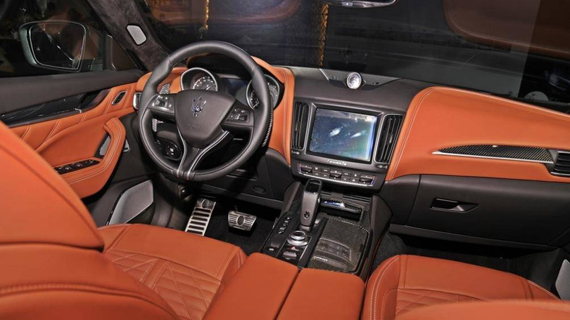 Nội thất bên trong xe