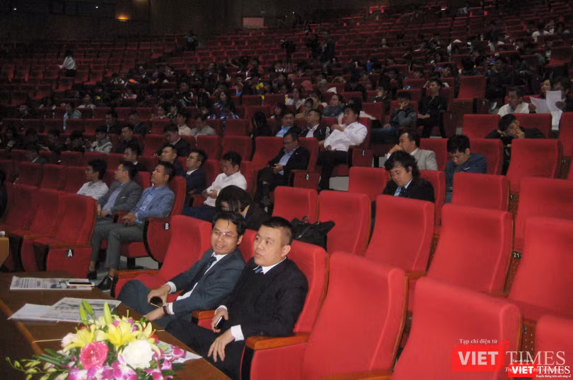 Hội thảo thu hút nhiều sinh viên tới lắng nghe